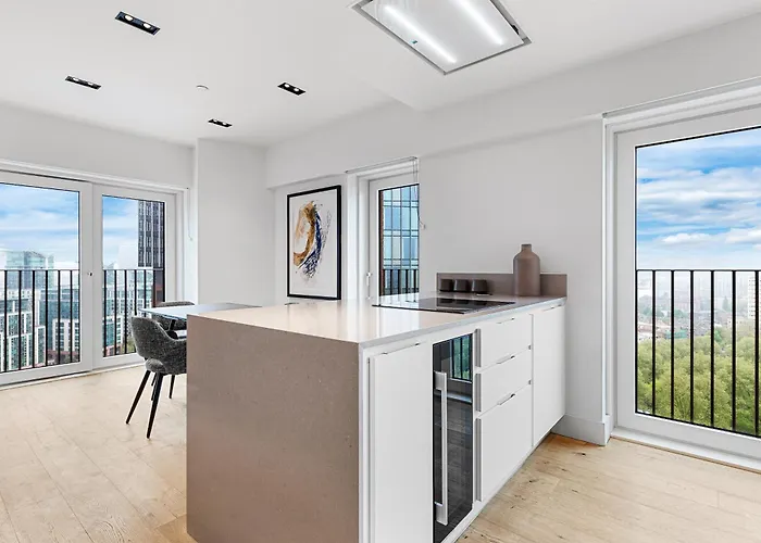 Heart Of Central London Panoramic View 2 Bedroom Designer Luxury Apartment - Pool And Gym Access