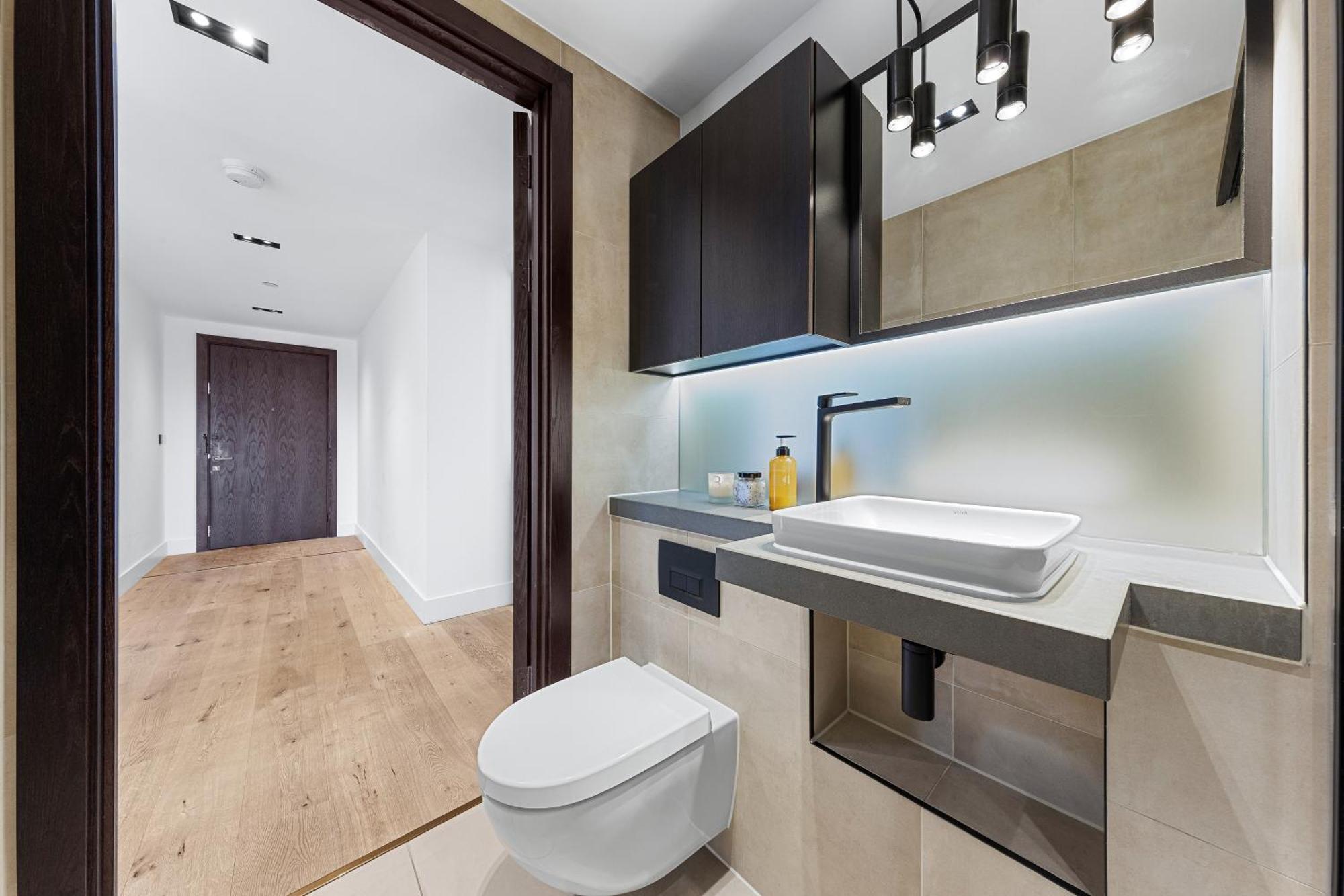 Heart Of Panoramic View 2 Bedroom Designer Luxury - Pool And Gym Access Londra