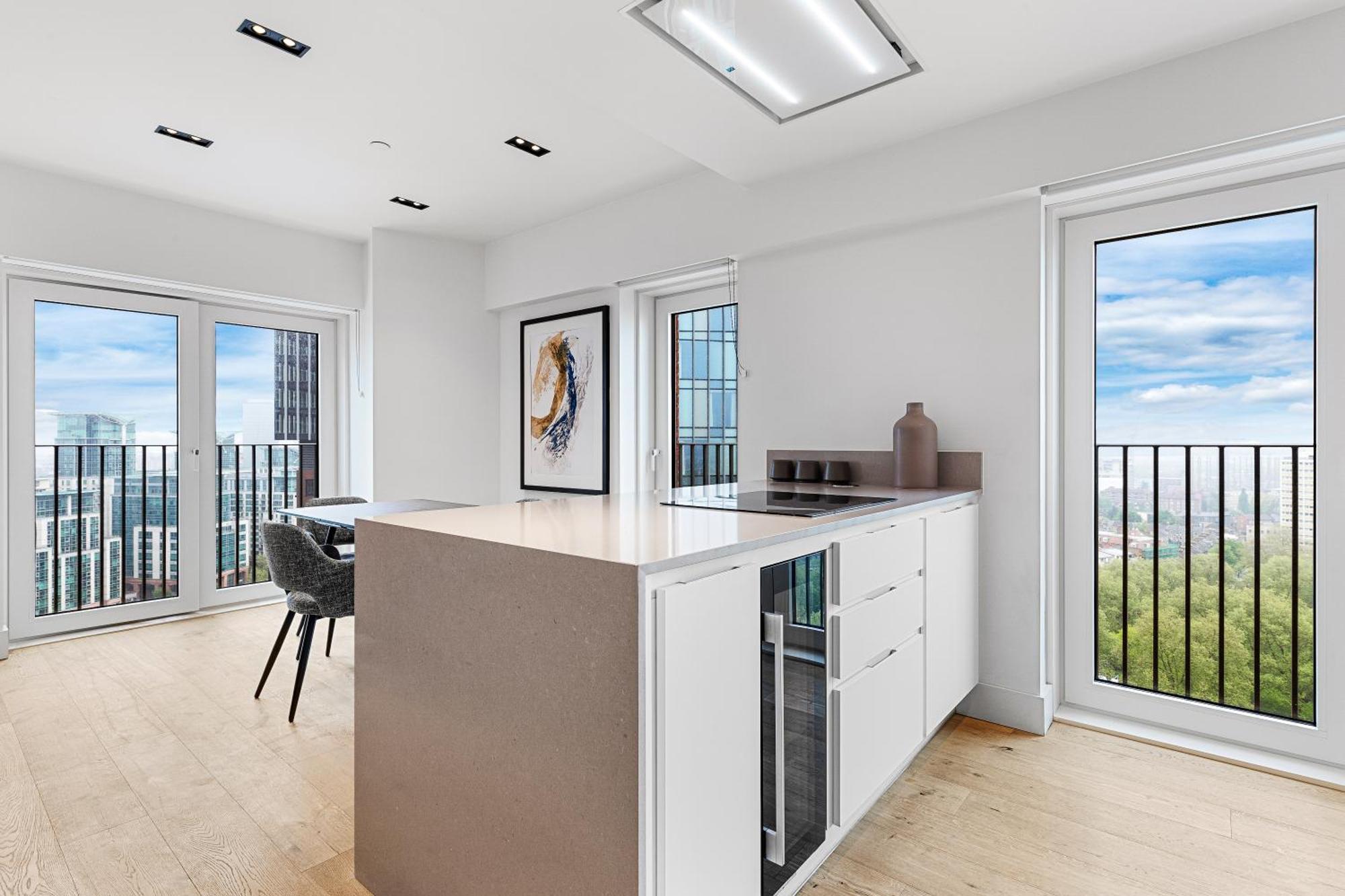 Heart Of Panoramic View 2 Bedroom Designer Luxury - Pool And Gym Access Londra