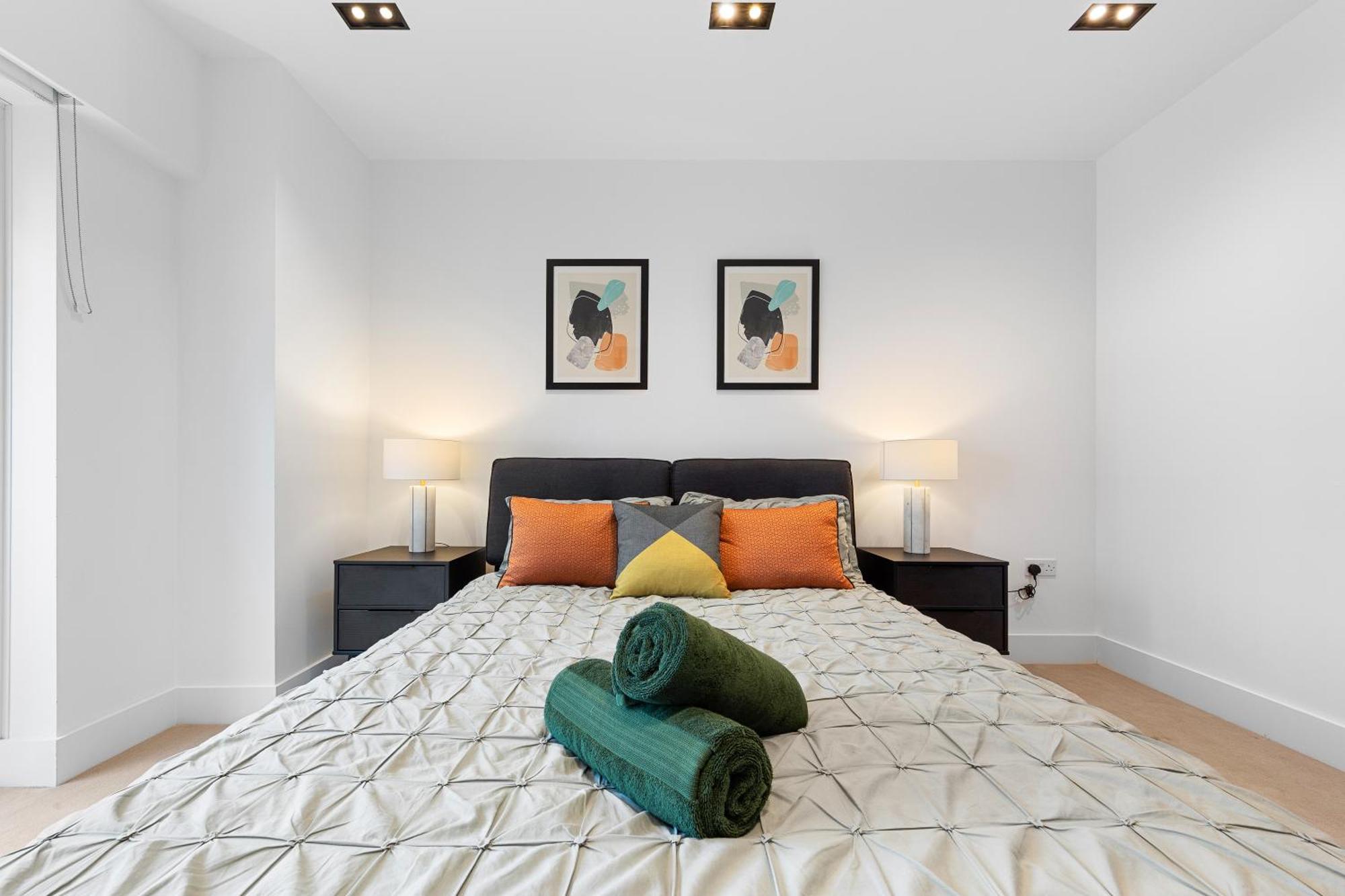 Heart Of Panoramic View 2 Bedroom Designer Luxury - Pool And Gym Access Londra